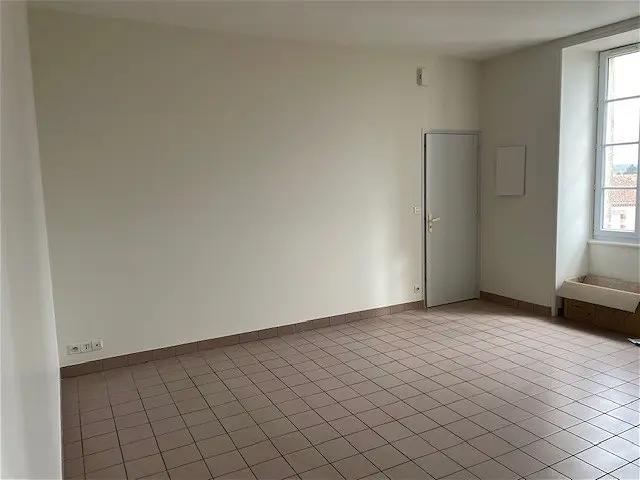 Location Appartement Place Georges Clemenceau, Mouchamps