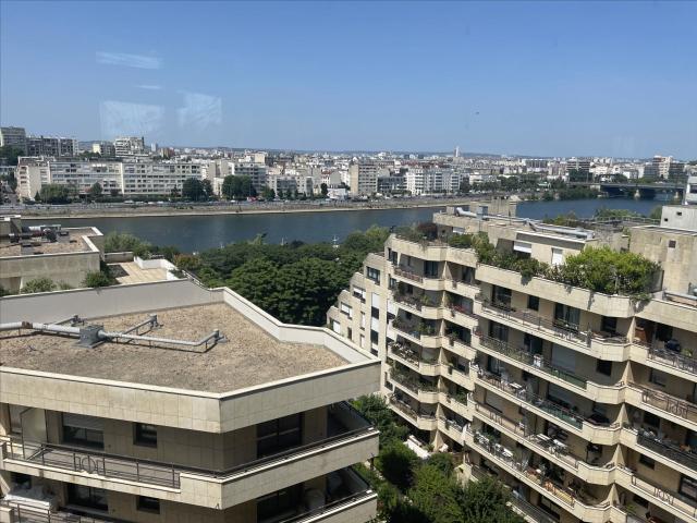Location Appartement Place Georges Pompidou, Levallois Perret