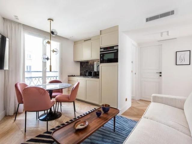 Location Appartement Place Gustave Toudouze, Paris