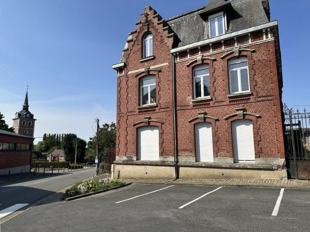 Location Appartement Place Irène Carlier, Vertain
