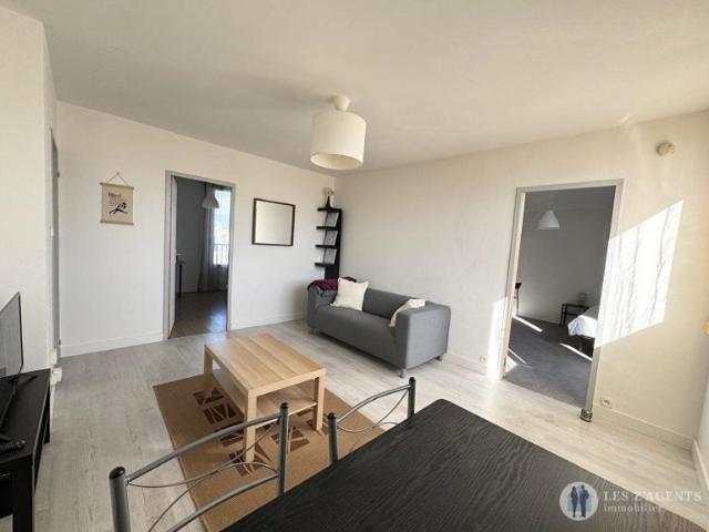 Location Appartement Place Jean Baptiste Clément, Saint Martin d'Hères