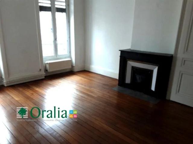 Location Appartement Place Jules Guesde, Lyon