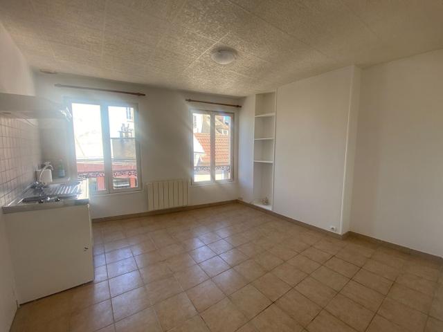 Location Appartement Place Léon Cassé, Corbeil Essonnes