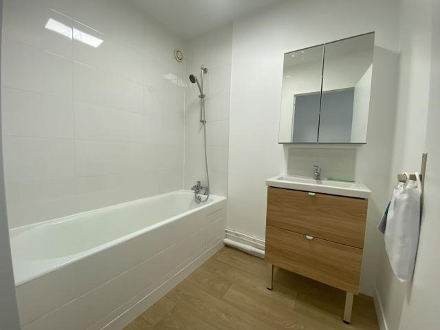 Location Appartement Place Léon Cassé, Corbeil Essonnes