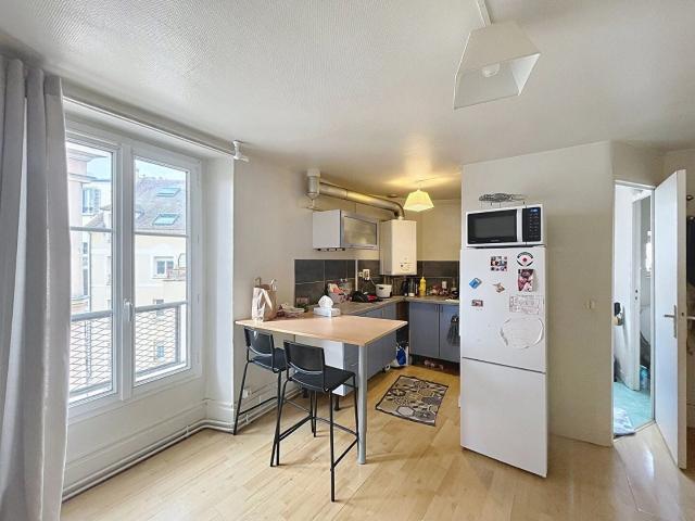 Location Appartement Place Léon Cassé, Corbeil Essonnes