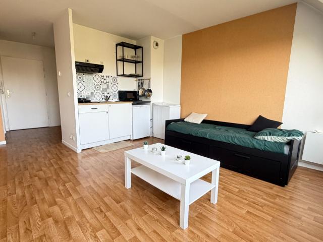 Location Appartement Place Léon Cassé, Corbeil Essonnes