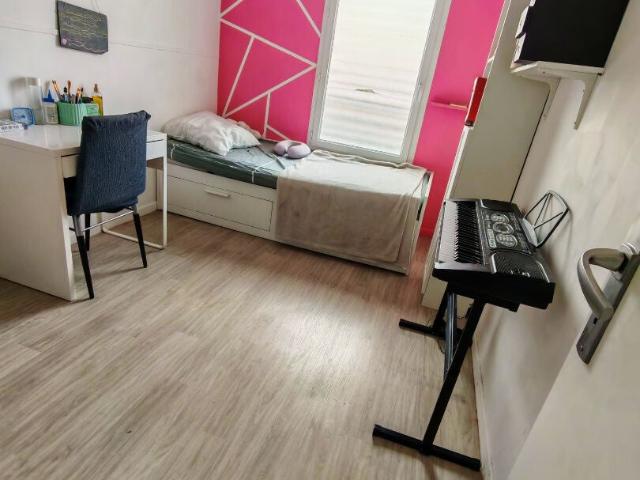 Location Appartement Place Léon Cassé, Corbeil Essonnes