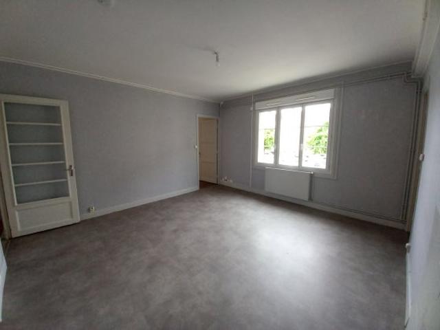 Location Appartement Place Marcellin Vollat, Digoin