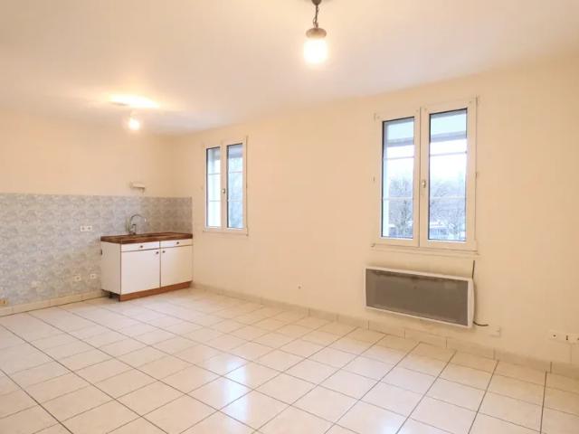 Location Appartement Place Mathieu Jaboulay, Saint Genis Laval