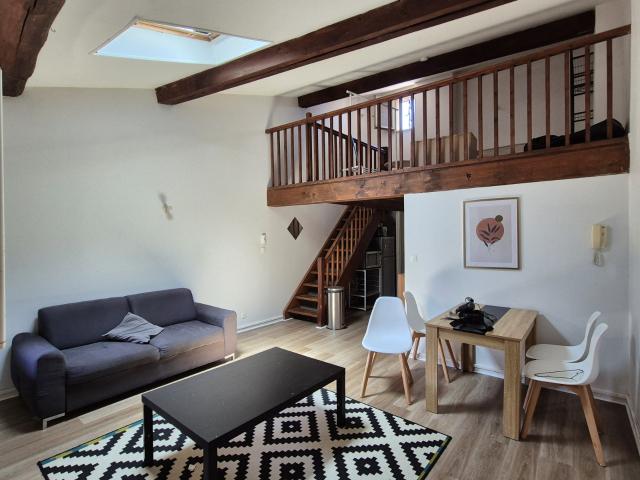 Location Appartement Place Nationale, Montauban