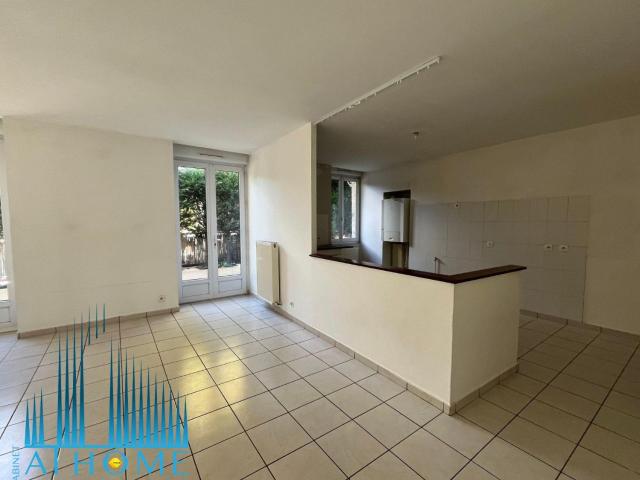 Location Appartement Place Neyrand Thiollière, Lorette
