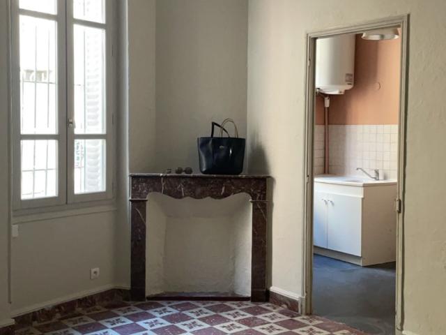 Location Appartement Place Pie, Avignon