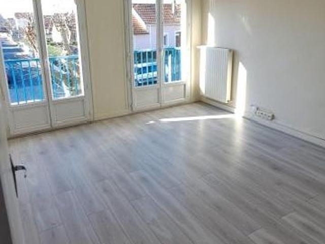 Location Appartement Place Raymond Barbé, Charvieu Chavagneux