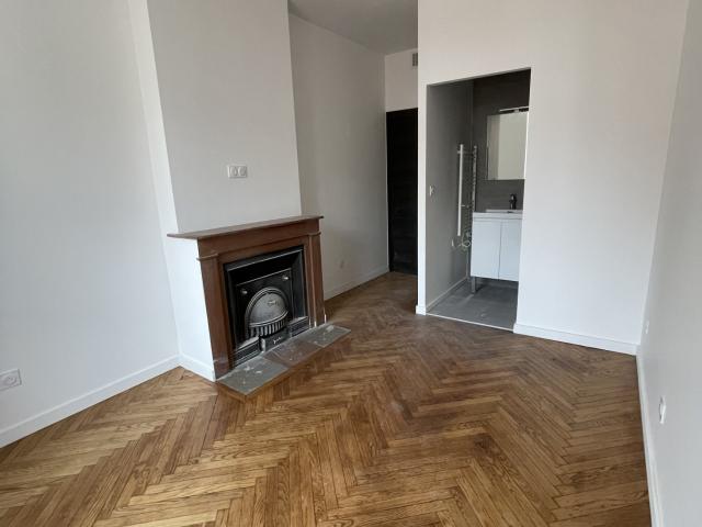Location Appartement Place Ronde, Meys