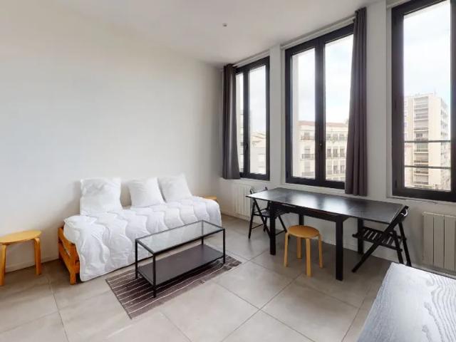 Location Appartement Place Roannelle, Saint Étienne