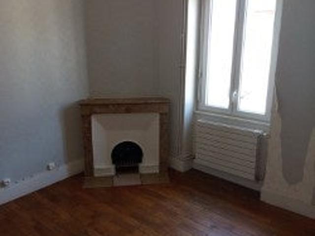 Location Appartement Place Robert Marcelpoil, Ambérieu en Bugey