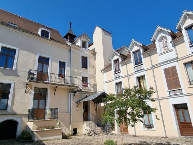 Location Appartement Place Royale, Écuelles
