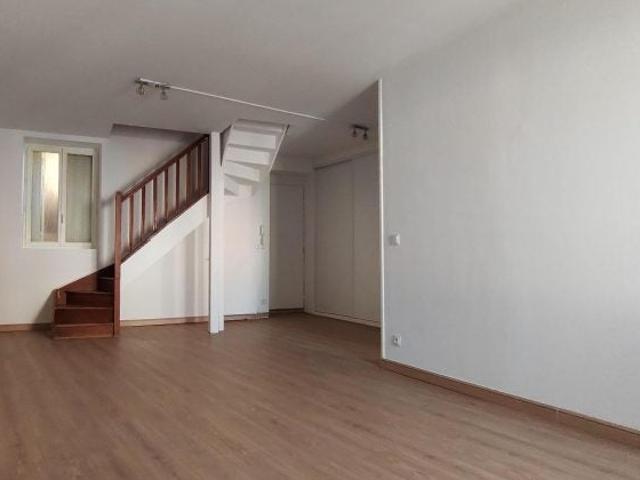Location Appartement Place Sadi Carnot, Givors