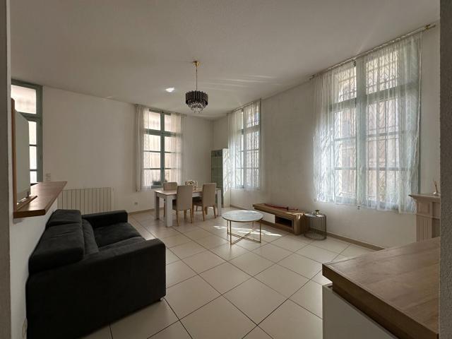Location Appartement Place Saint Aphrodise, Béziers