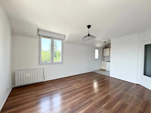 Location Appartement Place Saint Brice, Chartres