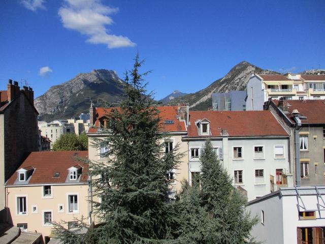 Location Appartement Place Saint Bruno, Grenoble