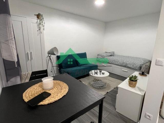 Location Appartement Place Saint Georges, Paris