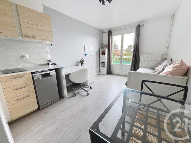Location Appartement Place Saint Pierre, Beaumont
