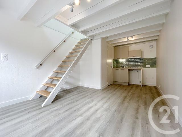 Location Appartement Place Sarrail, Villemaur sur Vanne