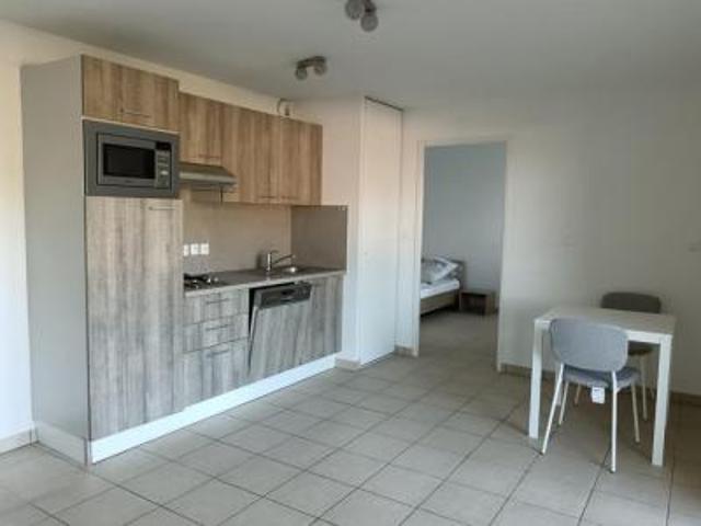 location appartement pringy 2 pièces 42 m2 seine et marne 77310 900 € / mois