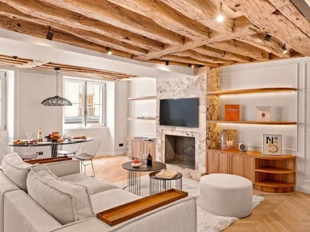 Location Appartement Quai Malaquais, Paris