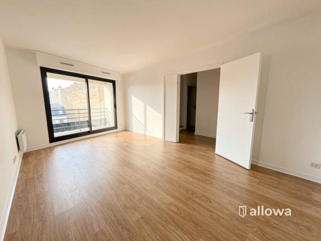Location Appartement Quai de la Seine, Paris