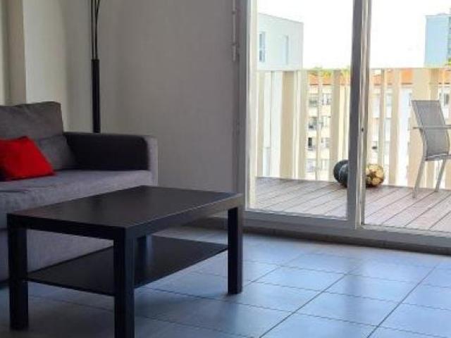 Location Appartement Quai des Martyrs du 8 Février 1962, Givors