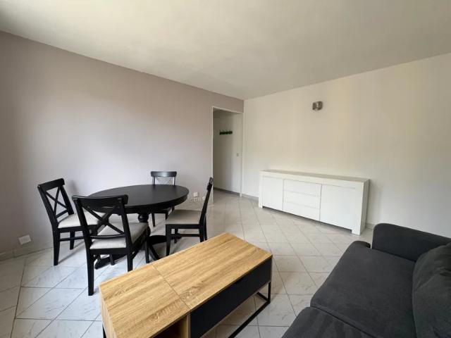 Location Appartement Place Runnymede, Joinville le Pont