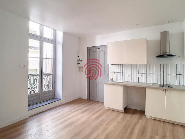 Location appartement rénové Beziers, 20m² 1 pièce 320€ Hérault