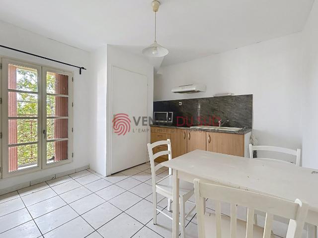 Location appartement rénové Beziers, 28m² 1 pièce 350€ Hérault