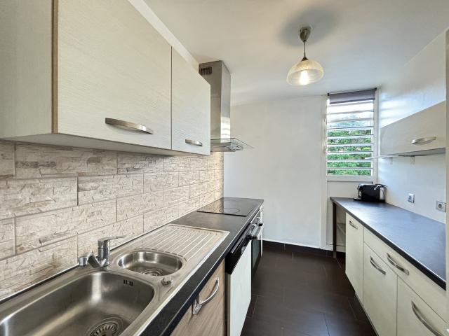 Location Appartement Rond Point de Dugazon, Les Abymes