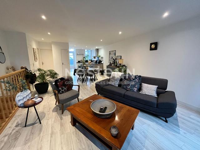 Location Appartement Rond Point de la République, Locminé
