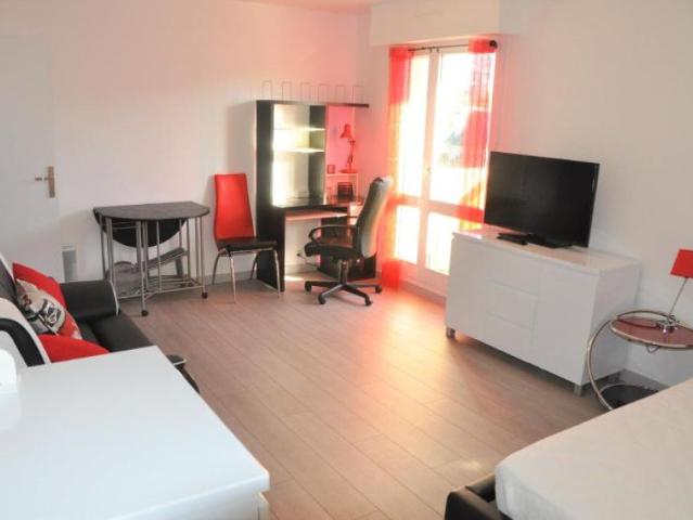 Location Appartement Rond Point des Gayeulles, Rennes