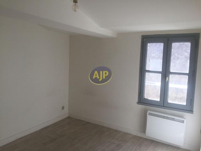 Location appartement Rochefort: 450 € AJP Immobilier Rochefort