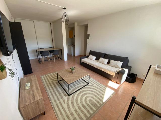Location Appartement Route d'Avignon, Nîmes