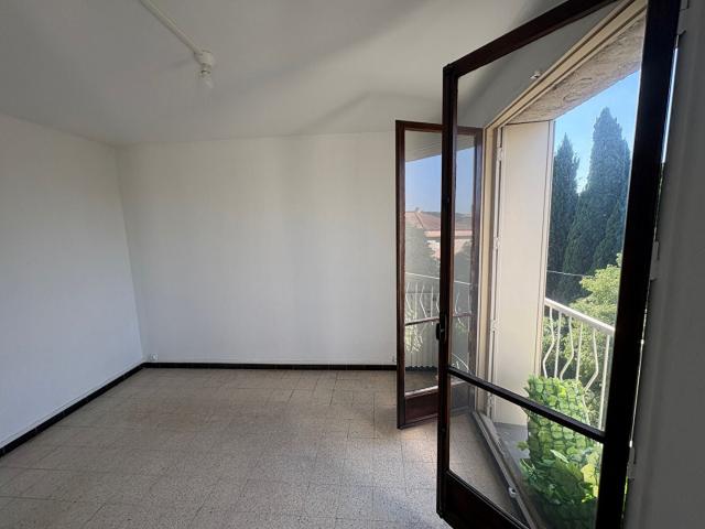 Location Appartement Route de Berre, Aix en Provence