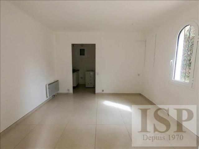 Location Appartement Route de Berre, Aix en Provence