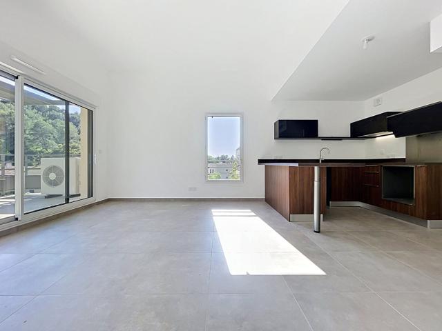Location Appartement Route de Berre, Aix en Provence