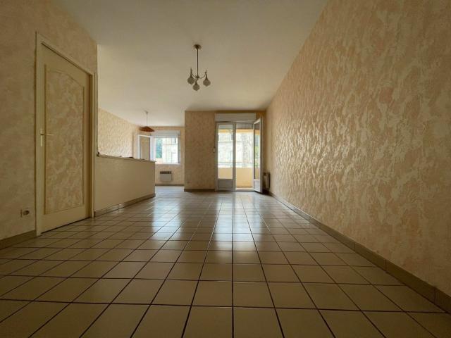 Location Appartement Route de Bramefond, Ucel