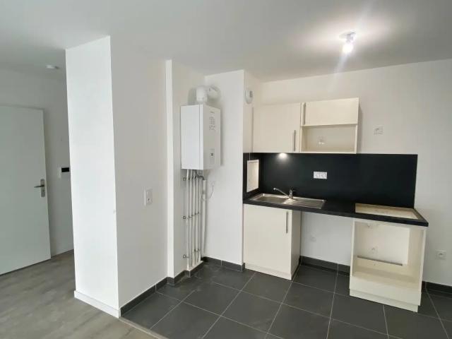 Location Appartement Route de Champbenoist, Provins