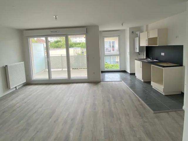 Location Appartement Route de Champbenoist, Provins
