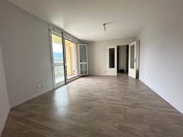 Location Appartement Rue de la Dent du Chat, Voglans