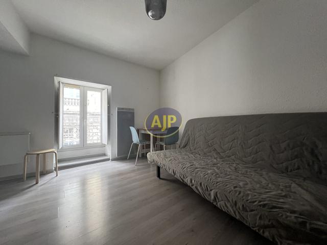 Location Appartement Route de la Fontbrune, Cours de Pile