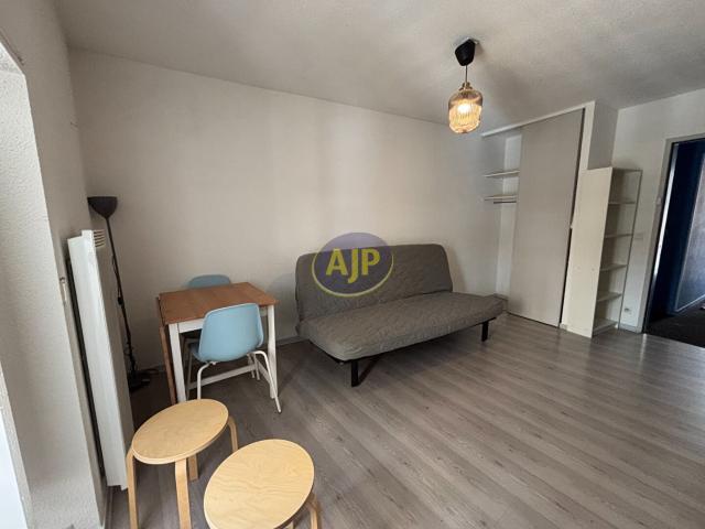 Location Appartement Route de la Fontbrune, Cours de Pile