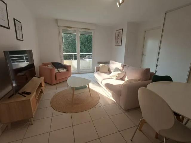 Location Appartement Route de Matha, Saint Perdon